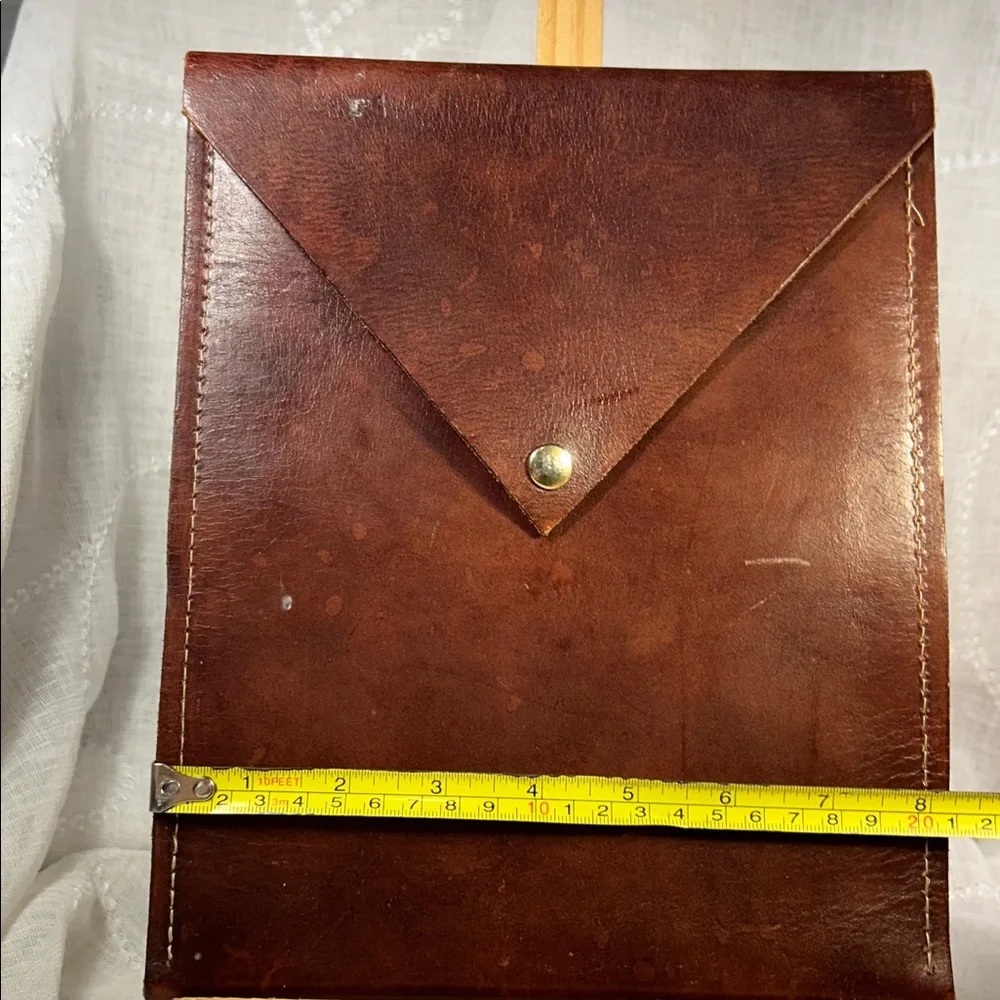 Handmade leather envelope preloved